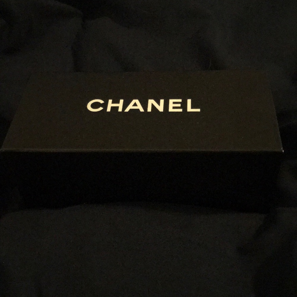 New rose gold Chanel sun glasses